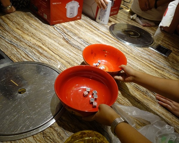 精艺达翻译举行中秋博饼活动