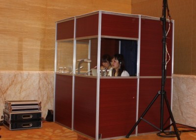 精艺达翻译为 “ 2011（618）中国（海峡）国际绿色能源大会” 提供同声翻译