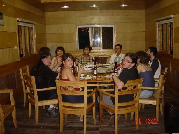 2004年的时候施伟来到中国